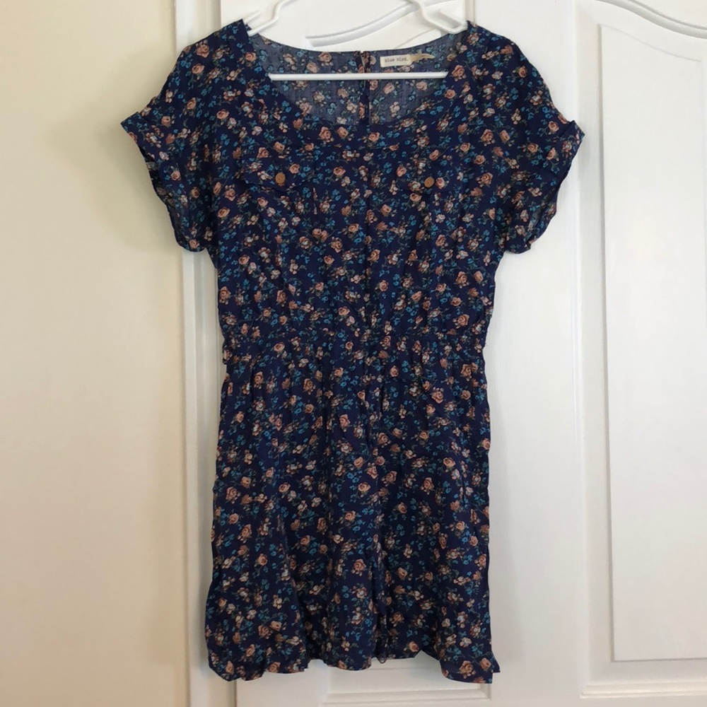Pretty Floral Flowy Tunic with Pocket Detail